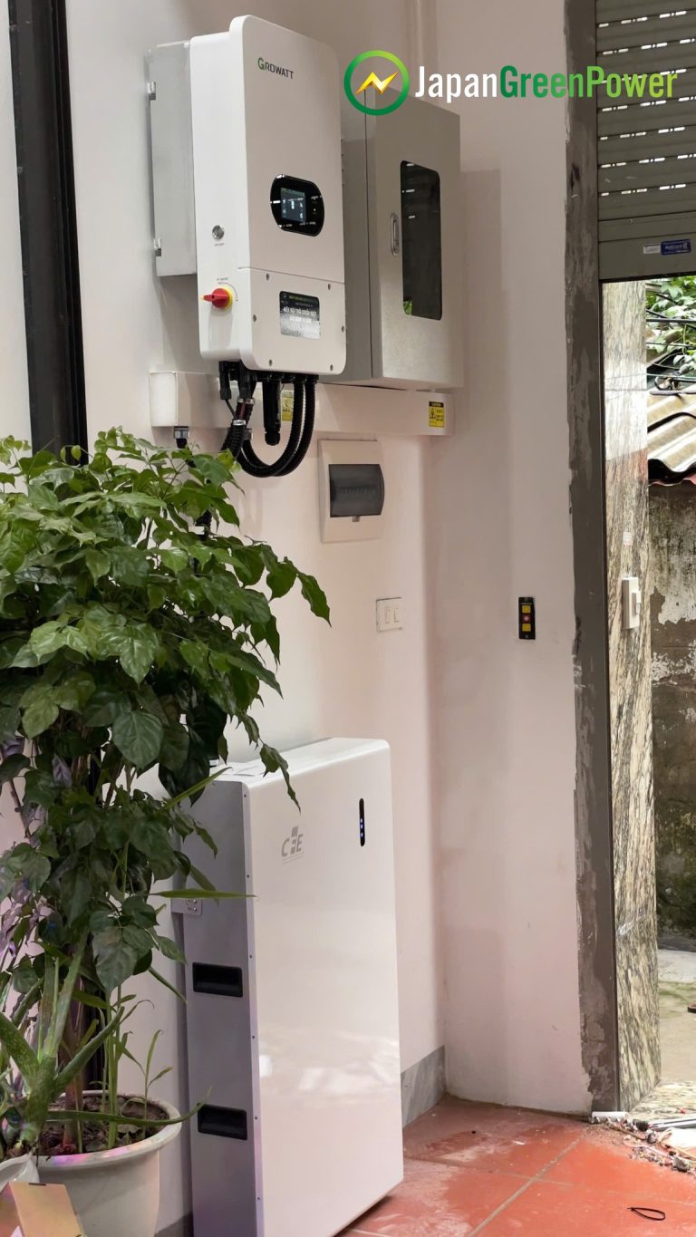 Lắp pin năng lượng mặt trời cho hộ gia đình 4.9kW Long Biên